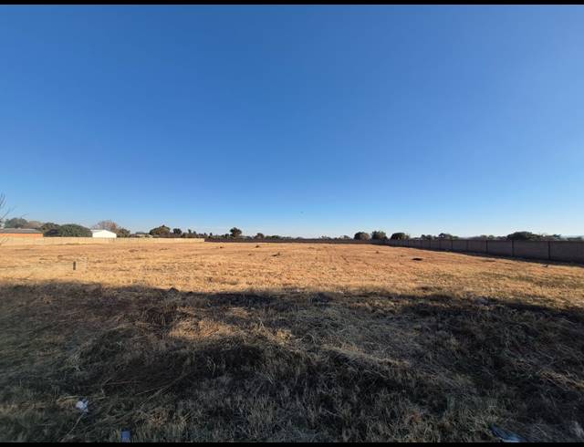 7,467M² VACANT LAND FOR SALE IN RIVERSDALE